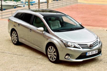 TOYOTA Avensis kombi